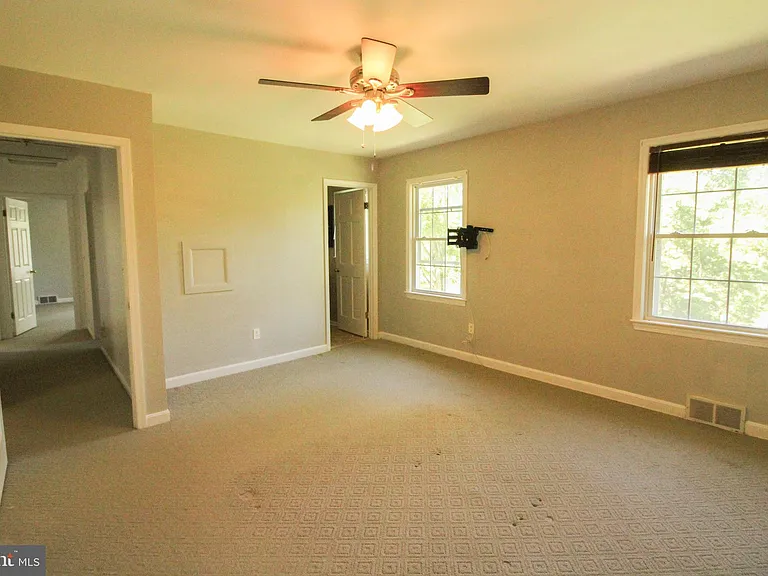 11 Hickory Ln — Photo 34