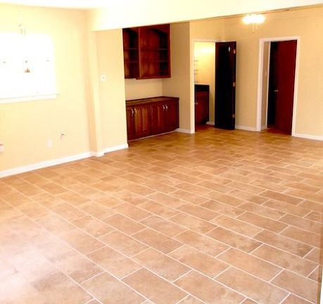 4th image of 1316 Stafford Dr