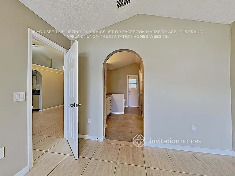 2110 SW Algiers St — Photo 9