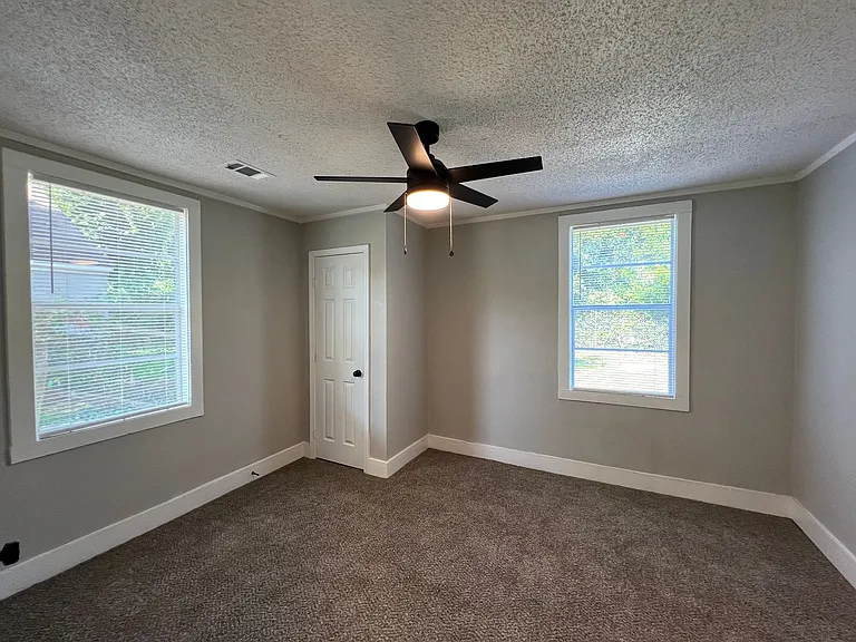 1535 Cella St — Photo 11