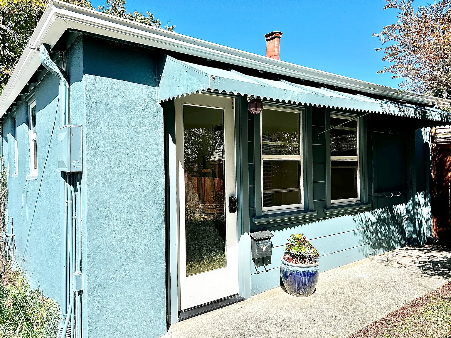 7001 Gladys Ave photo 1
