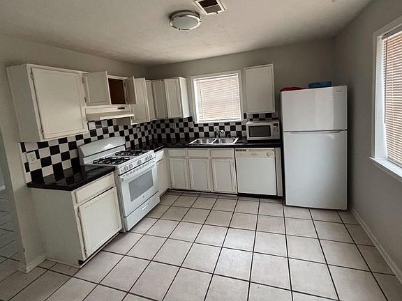 5th image of 2174 Scarbrough Rd