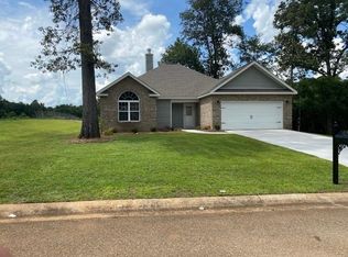 213 Woodcarver Trl, Warner Robins, GA 31093