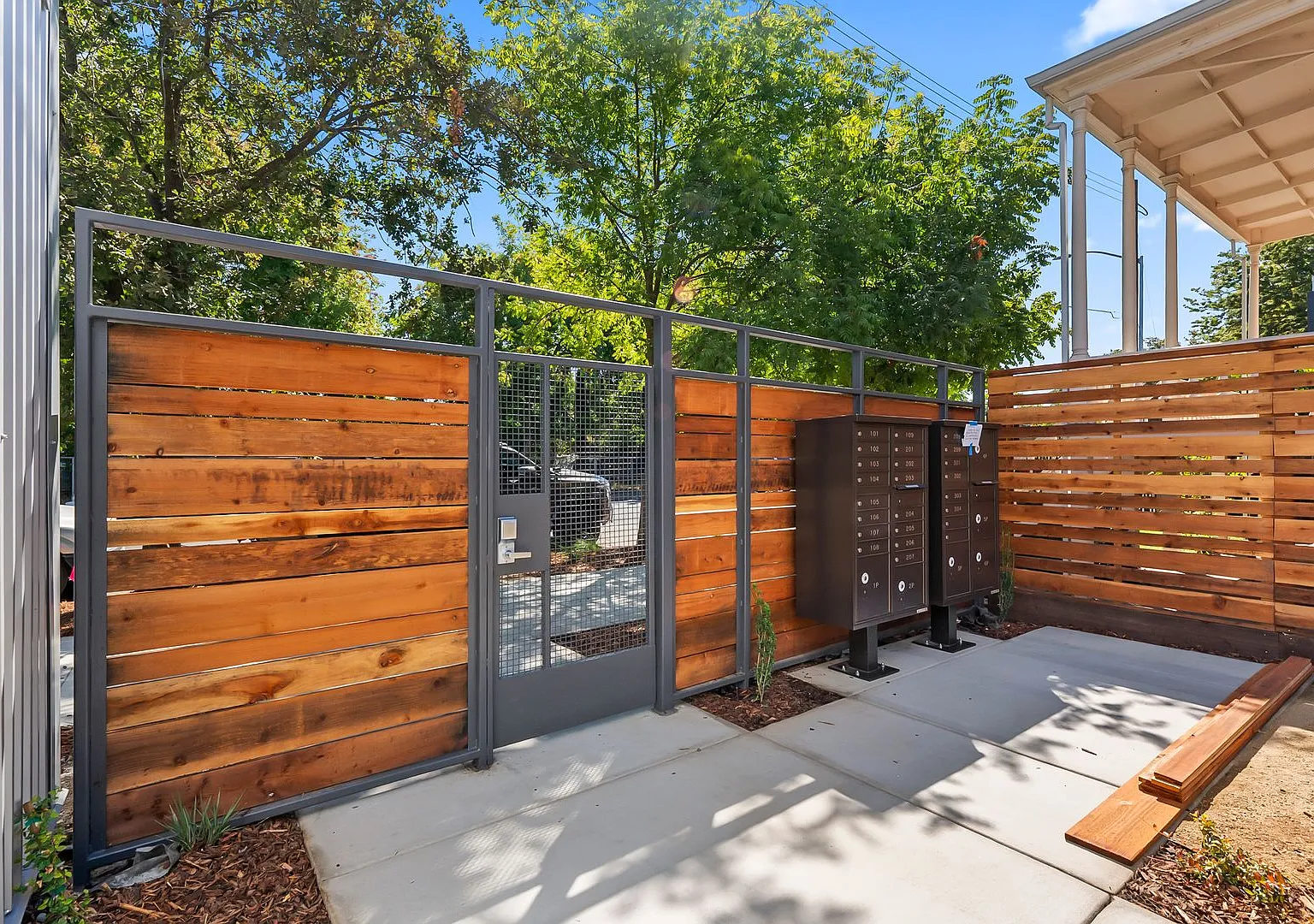 216 13th Street/1221 C Street — Photo 3
