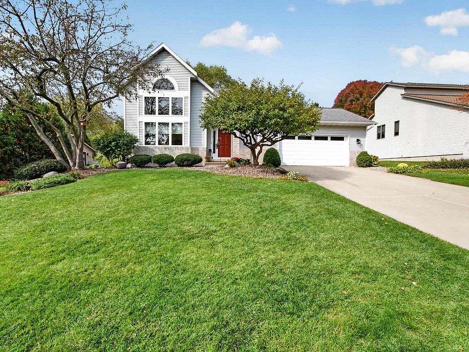 1st image of 210 Jenna Dr