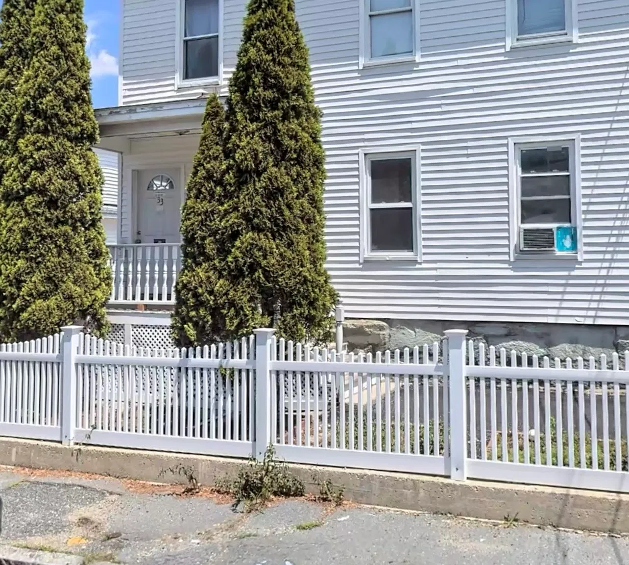 4 bed, 1.5 bath, $2,600 — Photo 1