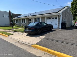 5 Ocean Ave, Middletown, NJ 07748