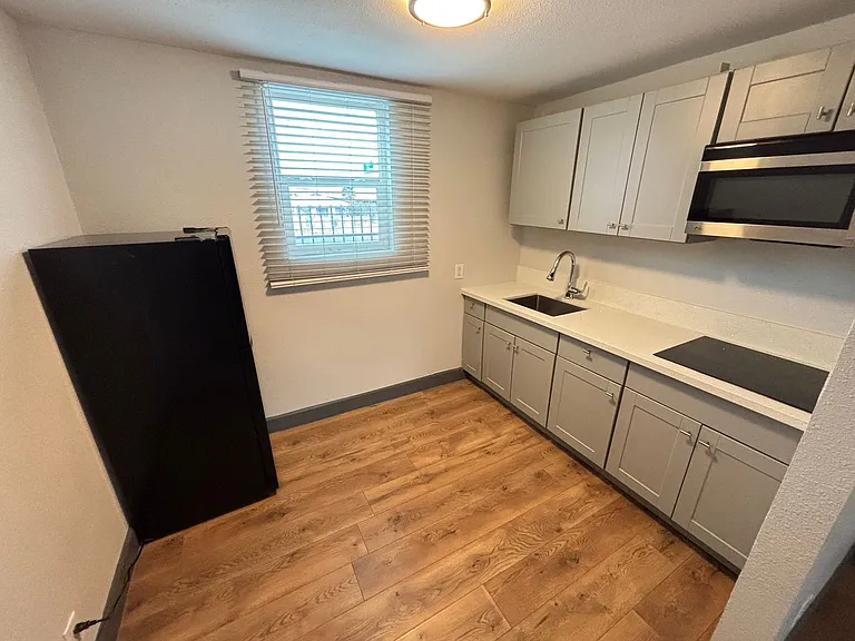 311 N 16th St #17 — Photo 6