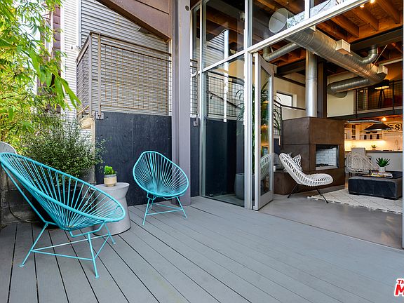 2nd image of 204 S Venice Blvd #1