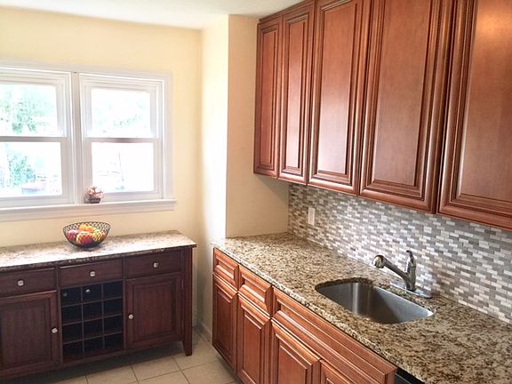 4th image of 62 Dailey St