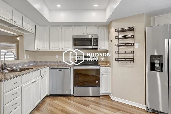 954 S 34th St — Photo 12