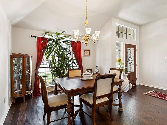 3rd image of 2415 Easterleaf Ct