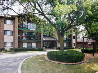 9051 S Roberts Rd APT 102, Hickory Hills, IL 60457