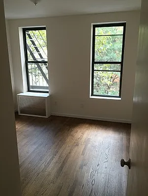 Rented by Eric Goodman Realty Corp | media 10