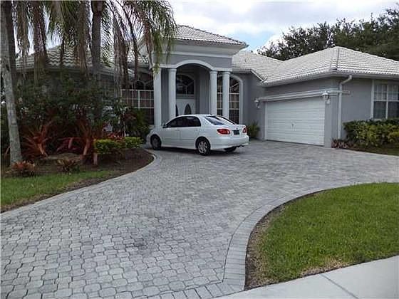 1st image of 16184 Mariposa Cir N
