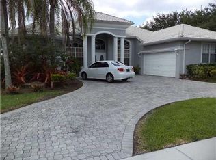 16184 Mariposa Cir N, Pembroke Pines, FL 33331