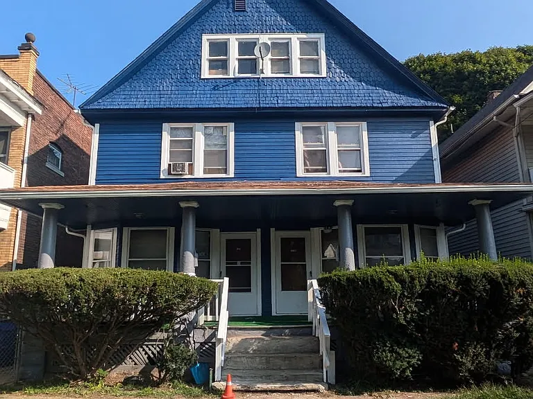 Kempton Ave — Photo 1