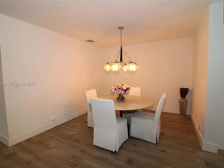 7961 SW 110th Ter — Photo 10