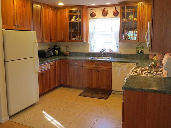 4th image of 288 Pinebrook Dr #288