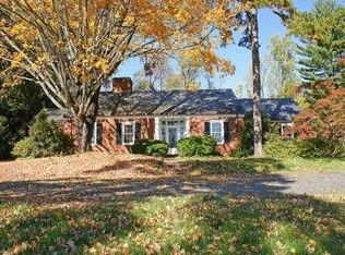 1527 Dairy Rd, Charlottesville, VA 22903