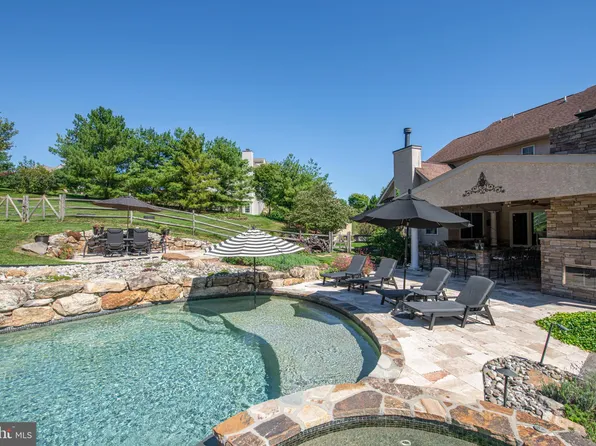 4801 Renoir Ln, Schwenksville, PA 19473