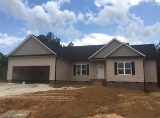 112 Pintail Dr, Lexington, NC 27295