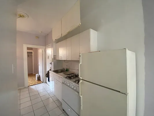 Rented by Bond New York | media 5