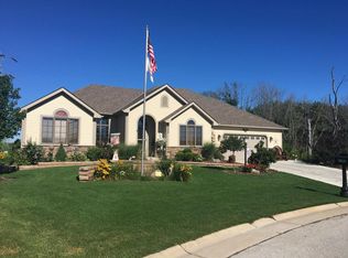 2302 Raintree Ln, Racine, WI 53406