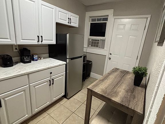 4th image of 621 15th St N APT 3