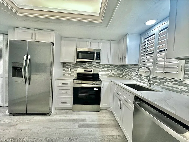 4955 Pepper Cir #B-204 — Photo 2
