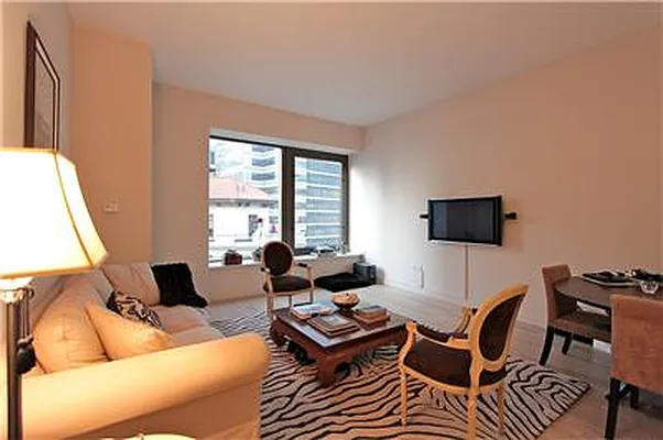 Rented by Domus Realty | media 61