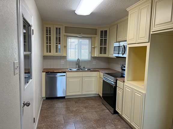 4th image of 3411 Craigo Ave
