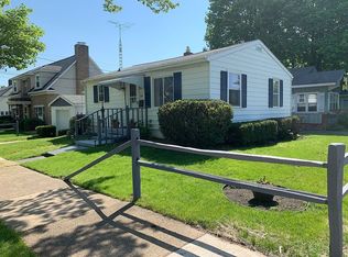 102 S Gaylord Ave, Ludington, MI 49431