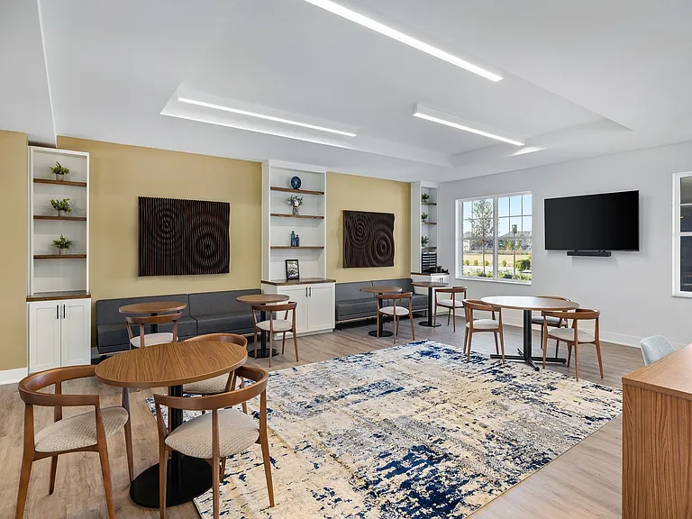 VistaRiverwest-Clubhouse2