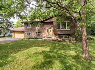 1945 Kyle Pl, Golden Valley, MN 55422