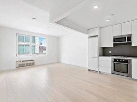 109 Gold St