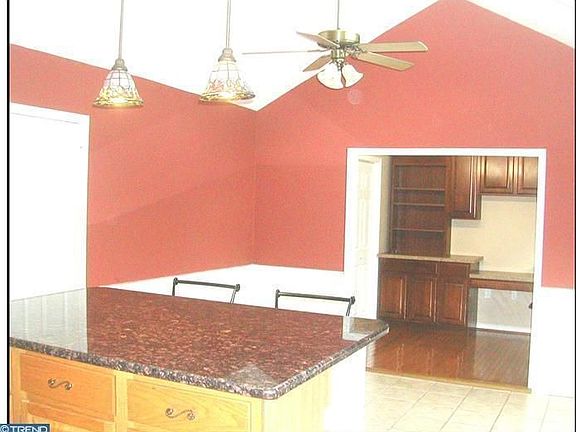 5th image of 277 Chippenham Ln