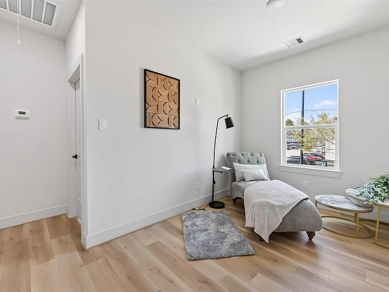 975 Highland Light Ln — Photo 22