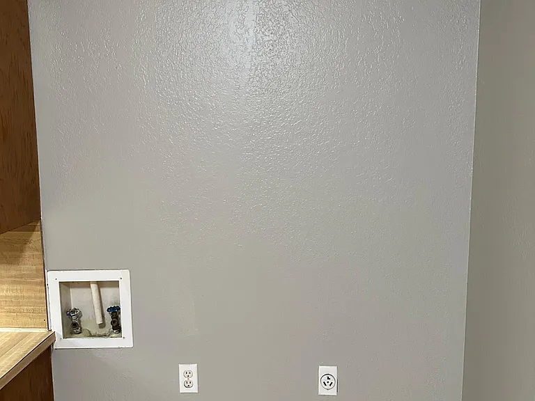 210 NW North St #4 — Photo 7