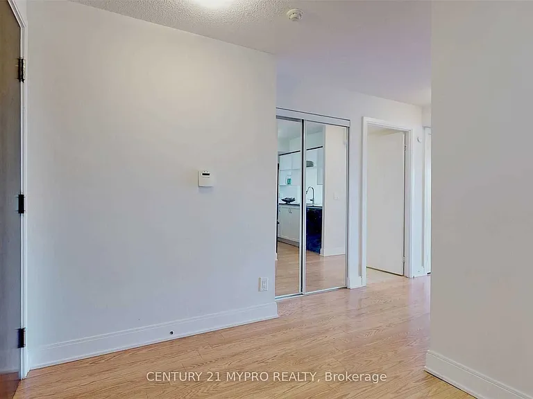 135 Village Green Sq #1621 — Photo 15