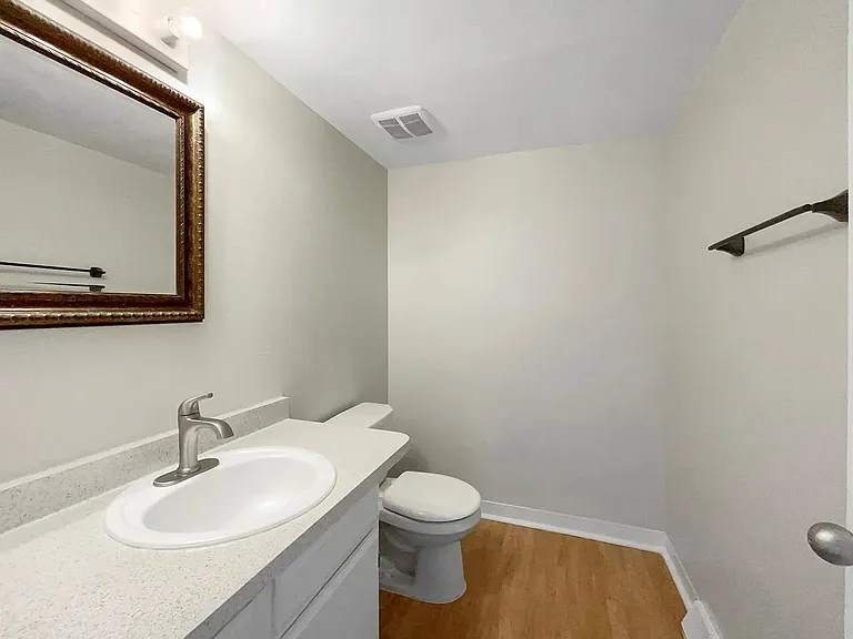 4262 E Maplewood Way — Photo 4