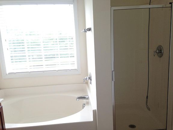3rd image of 1328 Hamlin Park Cir
