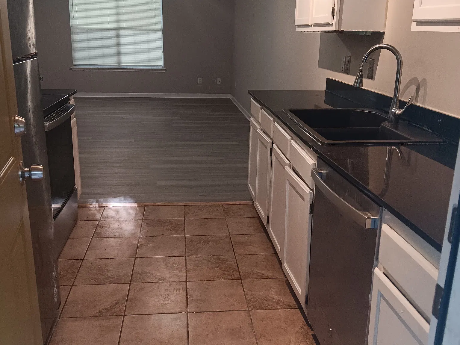 4 bed, 1280 sqft, $1,800 — Photo 2