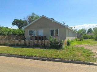 104 4th St SW, Parshall, ND 58770