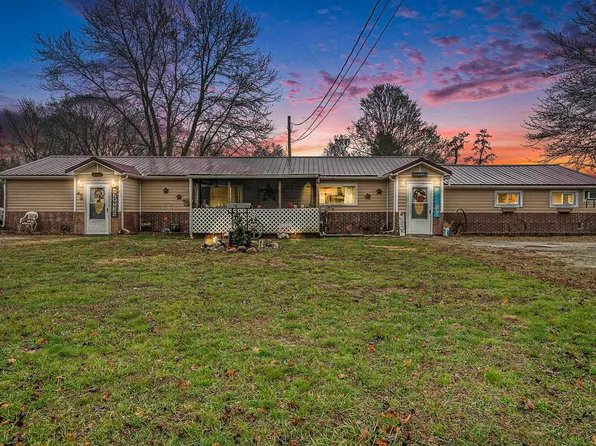 41 N Mill St, Laketon, IN 46943