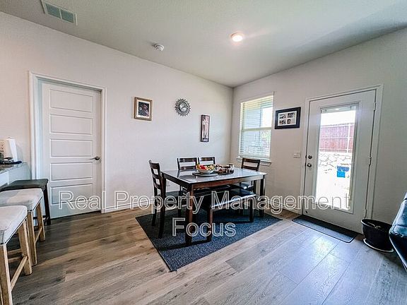4th image of 7321 Bledington Ln