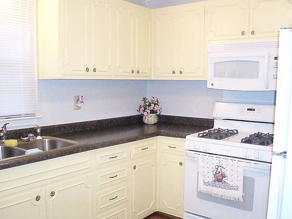 3rd image of 676 N 14th St