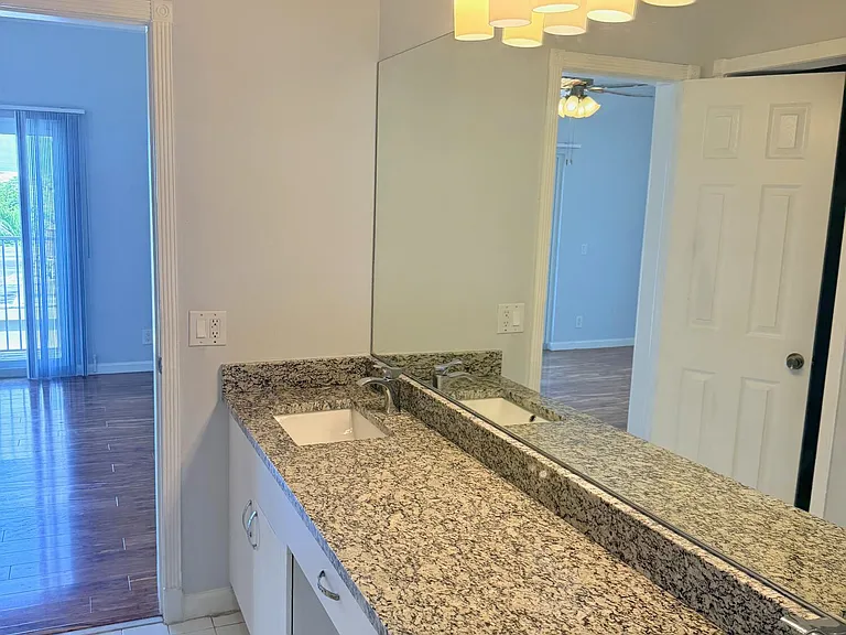 2351 NE 14th Street Cswy #537 — Photo 27