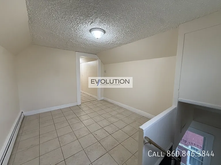 57 Franklin Ave #3 — Photo 2