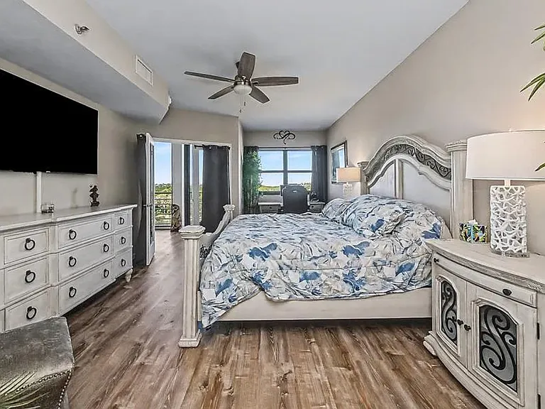 5408 Eagles Point Cir #302 — Photo 41